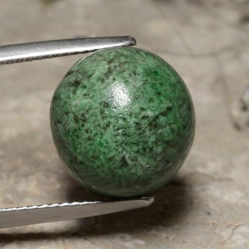 13.76ct 자연스러운 옅은 소나무 녹색 앉아-앉아, 둥근, 불투명체