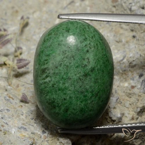 30.58ct 자연스러운 파인 그린 앉아-앉아, 타원형, 불투명체
