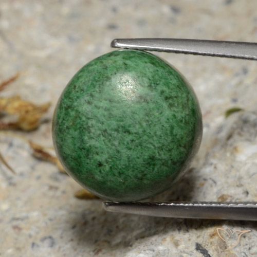 15.52ct 자연스러운 옅은 소나무 녹색 앉아-앉아, 둥근, 불투명체