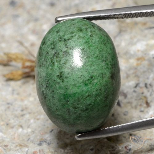 32.40ct 자연스러운 옅은 소나무 녹색 앉아-앉아, 타원형, 불투명체