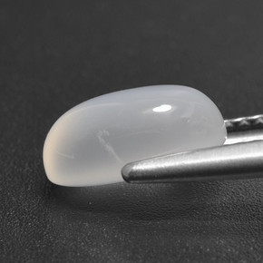 2.13캐럿 천연 반투명 흰색 문스톤, 타원형 컷, 9.6×6.4 mm, 투명한