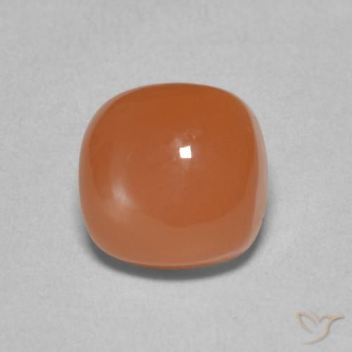 2.60ct 자연스러운 붉은 오렌지 월장석, 방석, 투명한