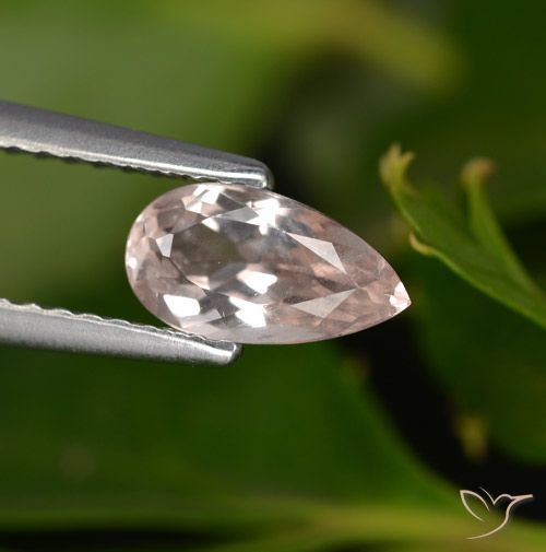 0.74ct 자연스러운 미디엄 핑크 모르가나이트, 배 모양, VVS-VS