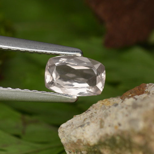 0.46캐럿 천연 라이트 핑크 모르가나이트, 쿠션 컷, VVS