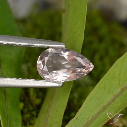0.69ct 자연스러운 플라밍고 핑크 모르가나이트, 배 모양, VVS-VS