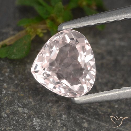 0.67ct 자연스러운 플라밍고 핑크 모르가나이트, 배 모양, VS