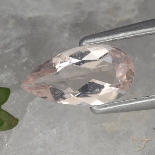 0.64ct 자연스러운 코랄 핑크 톤 모르가나이트, 배 모양, VVS-VS