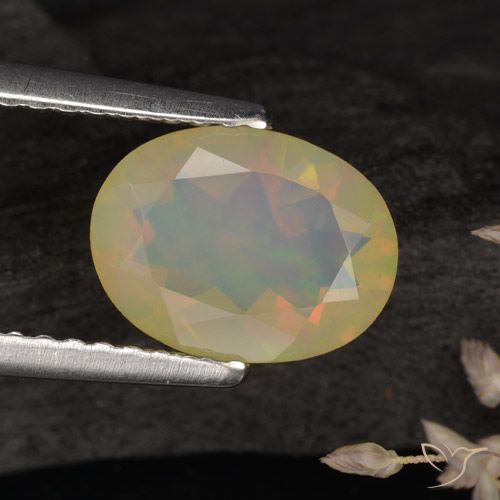 0.96ct 자연스러운 다색 오팔, 타원형, 투명한