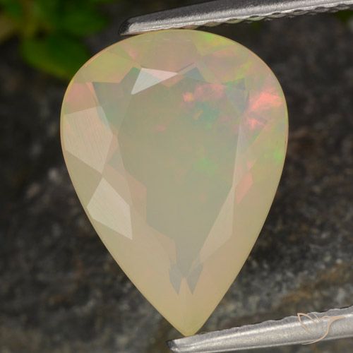 1.91ct 자연스러운 다색 오팔, 배 모양, 투명한