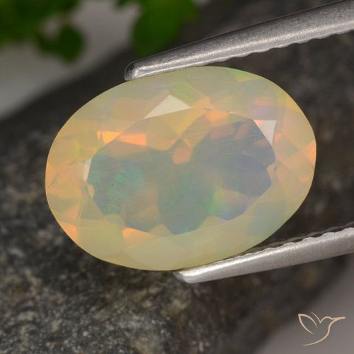 1.88ct 자연스러운 다색 오팔, 타원형, 투명한