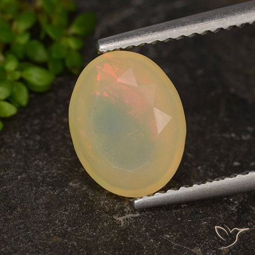 1.34ct 자연스러운 다색 오팔, 타원형, 투명한