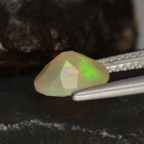 0.78캐럿 천연 멀티컬러 오팔, 타원형 컷, 8.2×6.2 mm, 투명한
