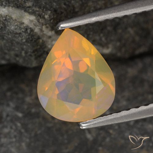 0.85ct 자연스러운 다색 오팔, 배 모양, 투명한