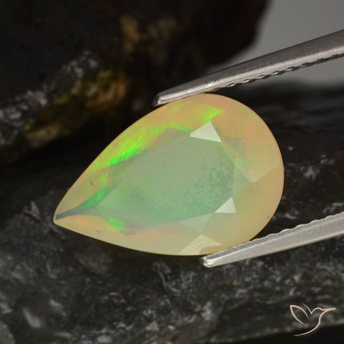 1.90ct 자연스러운 다색 오팔, 배 모양, 투명한