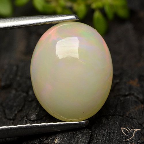2.31ct 자연스러운 다색 오팔, 타원형, 투명한