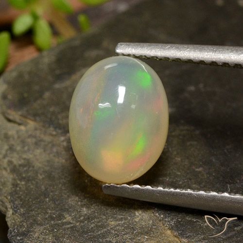 1.36ct 자연스러운 다색 오팔, 타원형, 투명한