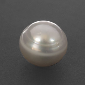 8.41캐럿 천연 크림 진주, 구형 / 볼, 10.78 mm, 불투명체