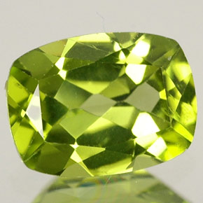 1.45캐럿 천연 생기 있는 그린 페리도트, 쿠션 컷, 8.2×6.1 mm, VVS-VS