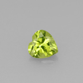 0.52캐럿 천연 생기 있는 그린 페리도트, 하트 모양, 5.2×5 mm, VS