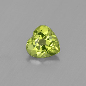 0.44캐럿 천연 생기 있는 그린 페리도트, 하트 모양, 4.9×4.9 mm, VS