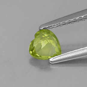 0.44캐럿 천연 생기 있는 그린 페리도트, 하트 모양, 4.9×4.9 mm, VS
