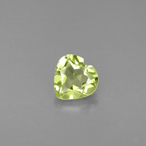 0.54캐럿 천연 생기 있는 그린 페리도트, 하트 모양, 5.2×5.1 mm, VVS-VS