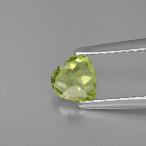 0.54캐럿 천연 생기 있는 그린 페리도트, 하트 모양, 5.2×5.1 mm, VVS-VS