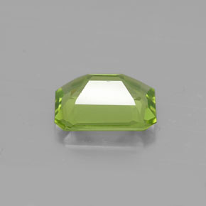 1.89캐럿 천연 생기 있는 그린 페리도트, 에메랄드 컷, 8.5×6.5 mm, VVS