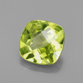 1.90캐럿 천연 생기 있는 그린 페리도트, 쿠션 컷, 8.1×8.1 mm, VVS-VS