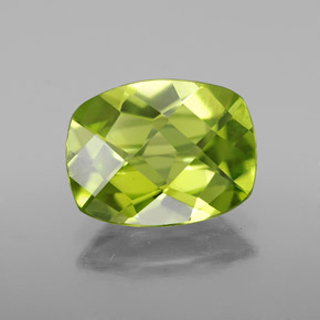 2.09캐럿 천연 생기 있는 그린 페리도트, 쿠션 컷, 9.6×7.5 mm, VVS-VS