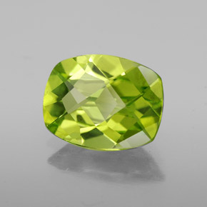 2.09캐럿 천연 생기 있는 그린 페리도트, 쿠션 컷, 9.6×7.5 mm, VVS-VS