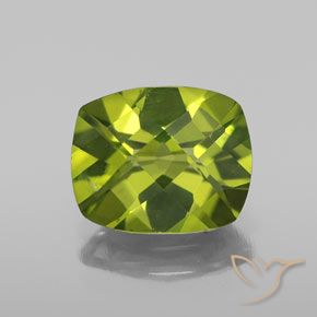 2.65ct 자연스러운 활기찬 녹색 감람석, 방석, VS-SI