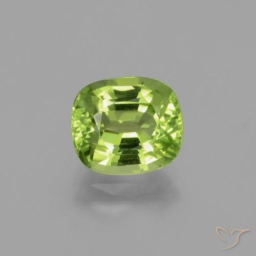 2.38ct 자연스러운 활기찬 녹색 감람석, 방석, VS