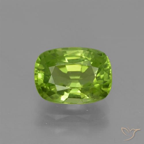 2.04ct 자연스러운 황록색 감람석, 방석, VS