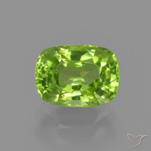 2.06ct 자연스러운 활기찬 녹색 감람석, 방석, VS