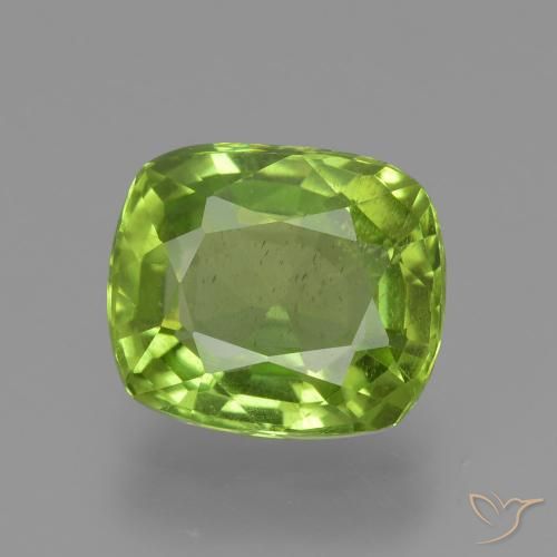 2.62ct 자연스러운 미디엄 그린 감람석, 방석, VS