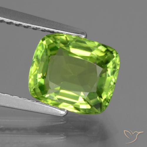 2.28ct 자연스러운 활기찬 녹색 감람석, 방석, VS