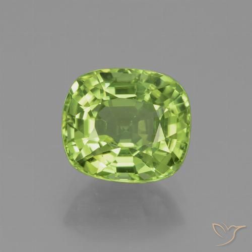 2.37ct 자연스러운 미디엄 그린 감람석, 방석, VVS-VS