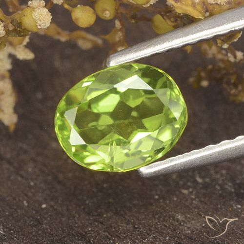 1.18ct 자연스러운 활기찬 황록색 감람석, 타원형, VS