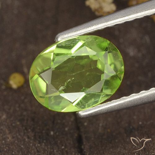 1.16ct 자연스러운 미디엄 그린 감람석, 타원형, VS