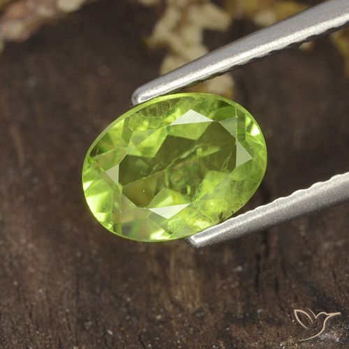 1.38ct 자연스러운 미디엄 그린 감람석, 타원형, VS