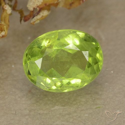 1.15ct 자연스러운 라이트 라이블리 그린 감람석, 타원형, VS