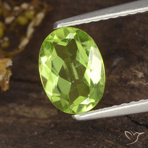 1.20ct 자연스러운 미디엄 라이트 그린 감람석, 타원형, VS