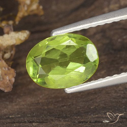 1.20ct 자연스러운 활기찬 황록색 감람석, 타원형, VS