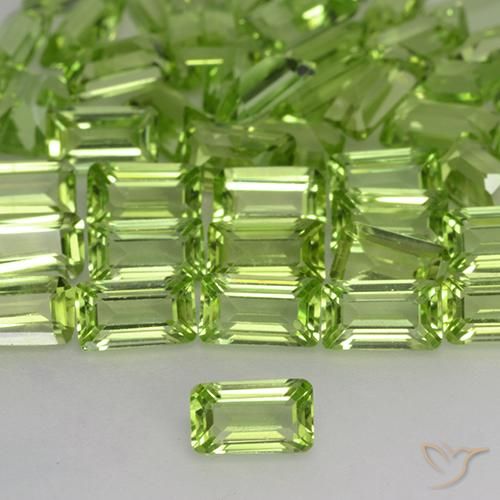 0.30ct 자연스러운 라이트 라이블리 그린 감람석, 에메랄드 컷, VVS-VS