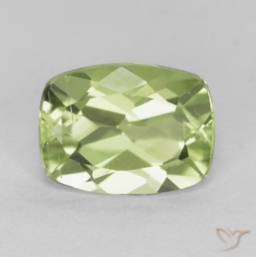 1.44ct 자연스러운 라이트 라이블리 그린 감람석, 방석, VS