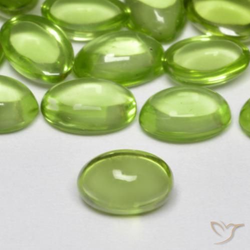 0.52ct 자연스러운 라이트 라이블리 그린 감람석, 타원형, 투명한
