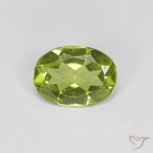 0.70ct 자연스러운 미디엄 그린 감람석, 타원형, VS