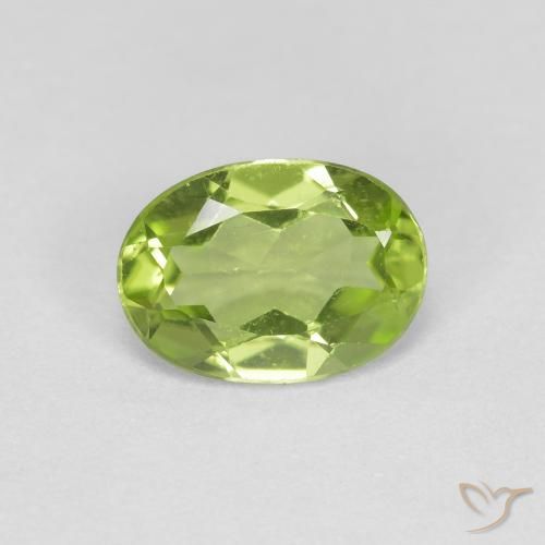 0.82ct 자연스러운 활기찬 녹색 감람석, 타원형, VS
