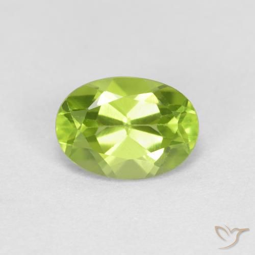 0.91ct 자연스러운 활기찬 녹색 감람석, 타원형, VS